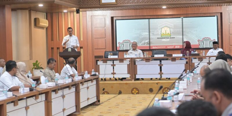 Sekda Aceh. M. Nasir, S.IP, MPA, memberikan sambutan pada acara Bimbingan Teknis Penilaian Maladministrasi Penyelenggaraan Pelayanan Publik Tahun 2026 yang diselenggarakan oleh Ombudsman RI Perwakilan Aceh, di Gedung Serba Guna Setda Aceh, Banda Aceh, Rabu (29/7/2026). Foto: Dok. Biro Adpim Setda Aceh