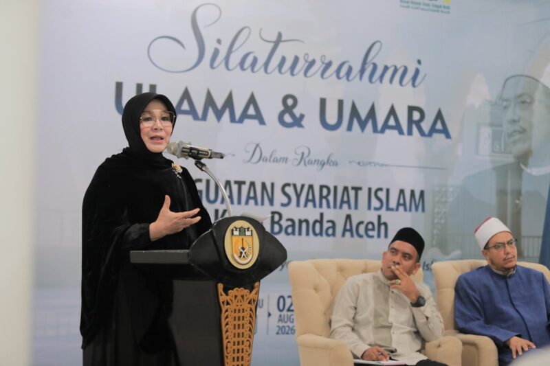 Wali Kota Banda Aceh Illiza Sa’aduddin Djamal menghadiri Silaturahmi Ulama dan Umara dalam rangka Penguatan Syariat Islam Kota Banda Aceh di Pendopo Wali Kota, Minggu (2/8/2026) malam. Foto: Dok. Prokopim Kota Banda Aceh