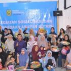 Ketua Komisi IV DPRK Banda Aceh Farid bersama ibu dan balita mengikuti Sosialisasi dan Pemberian Asupan Nutrisi bagi Anak di Posyandu Bougenville, Gampong Beurawe, Kamis (13/8/2026). Foto: Dok. DPRK Banda Aceh