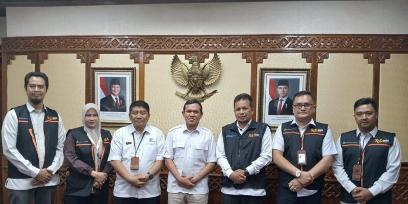 Wakil Gubernur Aceh, H. Fadhlullah, foto bersama saat menerima silaturahmi dan audiensi Kepala BPS Aceh, Agus Andria, SS.T, M.Si, beserta jajaran, di Ruang Rapat Wakil Gubernur Aceh, Banda Aceh, Selasa, (18/8/2026). Foto: Dok. Biro Adpim Setda Aceh 