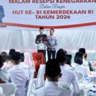 Bupati Aceh Barat Tarmizi SP, MM bersama Wakil Bupati Said Fadheil memberikan sambutan saat membuka resepsi kenegaraan dalam rangka memperingati HUT ke-81 Kemerdekaan RI di Pendopo Bupati Aceh Barat, Senin malam (17/8/2026). Foto: Dok. Pemkab Aceh Barat