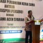 Wakil Gubernur Aceh H. Fadhlullah memberikan sambutan saat menghadiri acara Penandatanganan Perjanjian Kerja Sama (PKS) antara PT TASPEN (Persero) dengan PT Bank Aceh Syariah tentang Stimulasi Pertumbuhan Dana Pensiun pada Bank Aceh, di Ballroom Hotel The Pade, Aceh Besar, Rabu (19/8/2026). Foto: Dok. Biro Adpim Setda Aceh