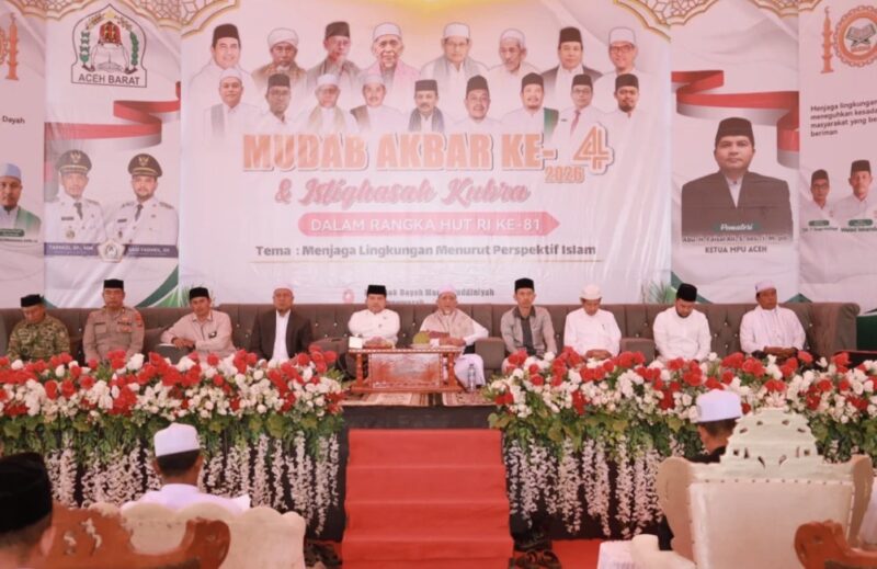 Bupati Aceh Barat Tarmizi SP, MM bersama Wakil Bupati Said Fadheil SH menghadiri Mudab Akbar ke-4 dan Istighatsah Kubra di Dayah Madinatuddiniyah Al Munawwarah, Desa Marek, Kecamatan Kaway XVI, Sabtu (22/8/2026). Foto: Dok. Pemkab Aceh Barat