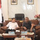 Wakil Gubernur Aceh, H. Fadhlullah, didampingi Plt. Sekda Aceh, Taufik, ST, M.Si, saat melakukan Rapat Koordinasi dengan Pimpinan dan Anggota DPRA, di Ruang Kerja Ketua DPRA, Banda Aceh, Rabu, (26/8/2026). Foto: Dok. Biro Adpim Setda Aceh
