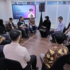 Wali Kota Banda Aceh Illiza Sa’aduddin Djamal melakukan kunjungan ke Kantor Katadata di Jakarta untuk membahas kolaborasi dan penguatan kebijakan pembangunan berbasis data, Kamis (27/8/2026). Foto: Dok. Diskominfo Kota Banda Aceh
