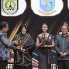 Wali Kota Banda Aceh Illiza Sa’aduddin Djamal menerima apresiasi Pemimpin Daerah Award 2026 kategori Inovasi Daerah di iNews Tower, Jakarta, Kamis (27/8/2026). Foto: Dok. Prokopim Kota Banda Aceh