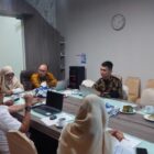 Tim KemenPAN-RB bersama jajaran Diskominfotik Kota Banda Aceh mengikuti audiensi implementasi dasar hukum dan praktik baik pengelolaan pengaduan masyarakat di Banda Aceh, Rabu (26/8/2026). Foto: Dok. Diskominfo Kota Banda Aceh