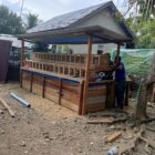 Lima unit kandang ayam petelur dan kolam ikan lele yang dibangun Satgas TMMD ke-129 Kodim 0102/Pidie untuk penerima manfaat rehabilitasi RTLH di Desa Lhok Panah, Kecamatan Sakti, Pidie, telah rampung dan siap dimanfaatkan, Senin (10/8/2026). Foto: Dok. Istimewa 