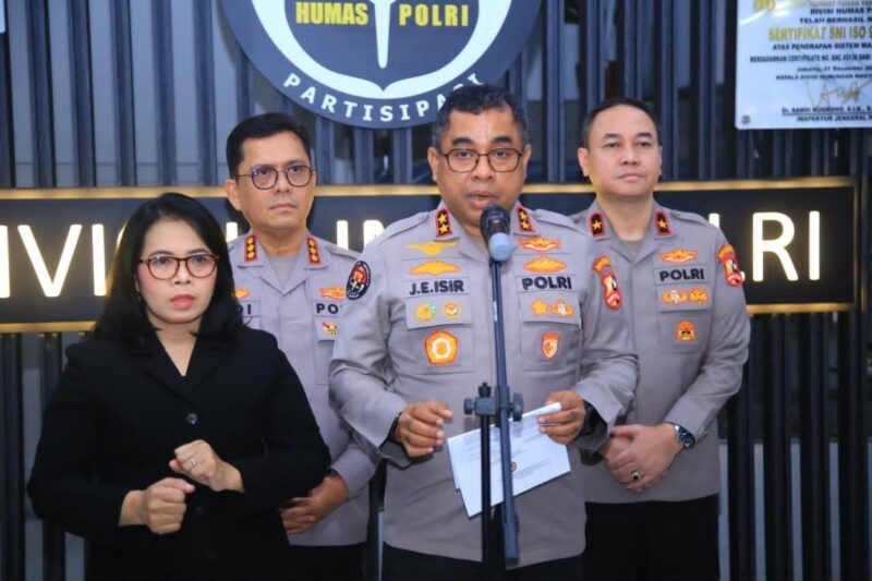 Kadivhumas Polri Irjen Pol. Jhonny Edison Isir menegaskan proses pemeriksaan terhadap personel Polri dilakukan secara profesional, objektif, transparan, dan tetap mengedepankan asas praduga tak bersalah, Rabu (5/8/2026). Foto: Dok. Istimewa 