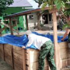 Satgas TMMD Reguler ke-129 Kodim 0102/Pidie membangun kolam budidaya ikan lele dan kandang ayam petelur sebagai sasaran tambahan di Desa Lhok Panah, Kecamatan Sakti, Pidie, Minggu (9/8/2026). Foto: Dok. Istimewa
