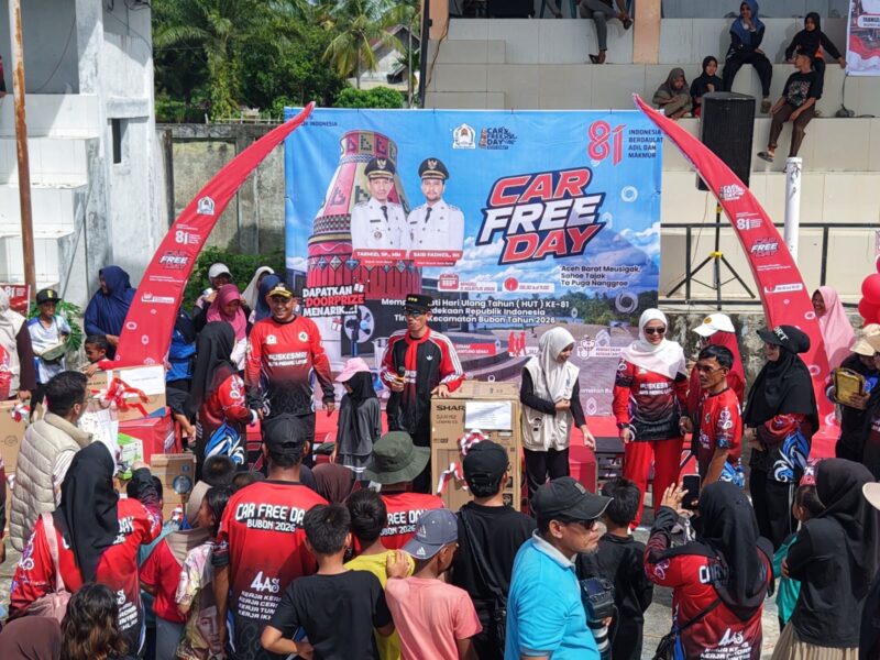Bupati Aceh Barat Tarmizi SP, MM membuka kegiatan Car Free Day dalam rangka HUT ke-81 Kemerdekaan RI tingkat Kecamatan Bubon di Lapangan Bola Kaki Gampong Kuta Padang, Minggu (9/8/2026). Foto: Dok. Istimewa