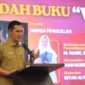Kepala Dinas Perpustakaan dan Kearsipan Aceh M. Nasir, S.IP., MPA., membuka kegiatan bedah buku “Why” karya Hafiza Fifadlillah di Aula Gedung Perpustakaan Aceh, Banda Aceh, Selasa (15/9/2026). Foto: Dok. Istimewa 