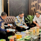Bupati Pidie Jaya H. Sibral Malasyi bersama jajaran Pemerintah Kabupaten Pidie Jaya melakukan pertemuan dengan Sekretaris Jenderal Kementerian Pertanian Dr. Ir. Suwandi, M.Si., di Jakarta, Kamis (17/9/2026). Foto: Dok. Istimewa 