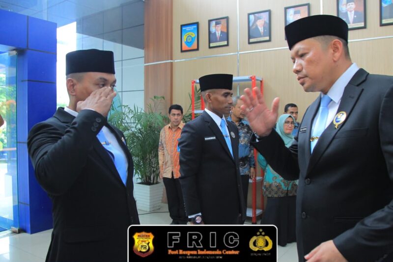 AKBP Muhammad Yanis dan Kompol Khairinnas resmi dilantik masing-masing sebagai Kepala BNN Kota Banda Aceh dan Kepala BNN Kota Langsa oleh Kepala BNNP Aceh Brigjen Pol. Dr. Dedy Tabrani, Selasa (29/9/2026). Foto: Dok. Istimewa 