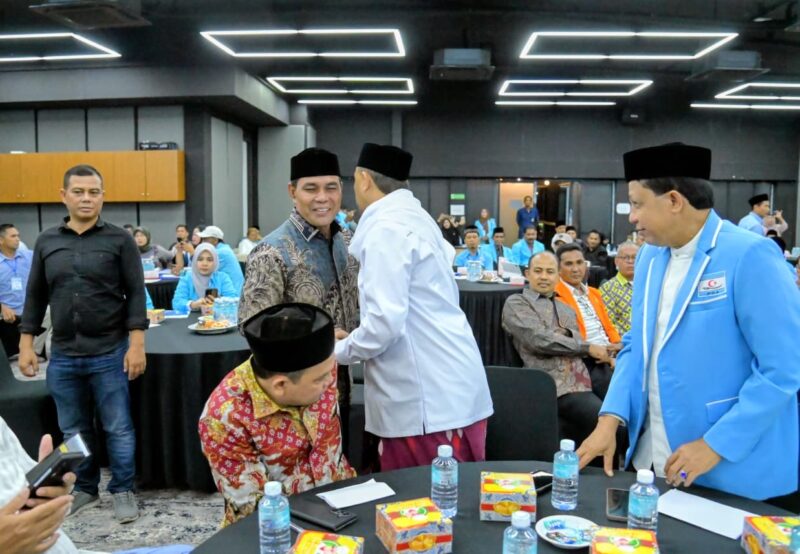 Bupati Aceh Besar, H Muharram Idris hadiri Musyawarah Raya III Partai Darul Aceh (PDA) di Hotel Rasa Mala, Banda Aceh, Jumat (4/9/2026) malam. Foto: Dok. MC Aceh Besar
