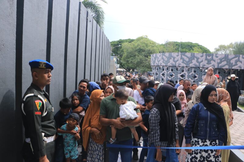 Ribuan pengunjung memadati Museum Tsunami Aceh di Banda Aceh untuk melihat berbagai koleksi dan dokumentasi peristiwa tsunami 2004, Sabtu. Foto: Dok. Istimewa 