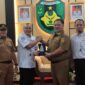 Bupati Bengkulu Selatan H. Rifai Tajudin menerima audiensi Deputi Direksi Wilayah III BPJS Kesehatan dr. Anurman Huda, M.M., A.A.K., beserta jajaran di Rumah Dinas Bupati Bengkulu Selatan, Senin (31/8/2026). Foto: Dok. Istimewa 