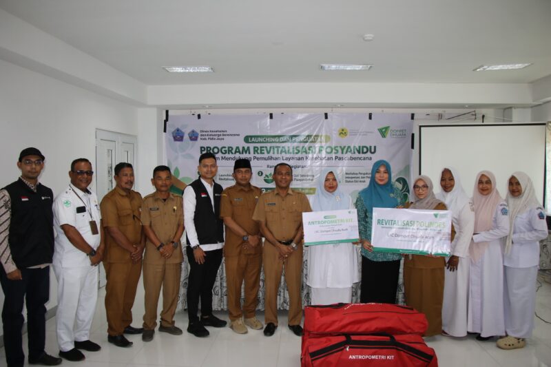 LKC Dompet Dhuafa Aceh kmemperkuat layanan Posyandu di 20 gampong dengan menyalurkan 20 set Antropometri Kit di Pidie Jaya. Foto. Dok. Teukunizar/noa.co.id