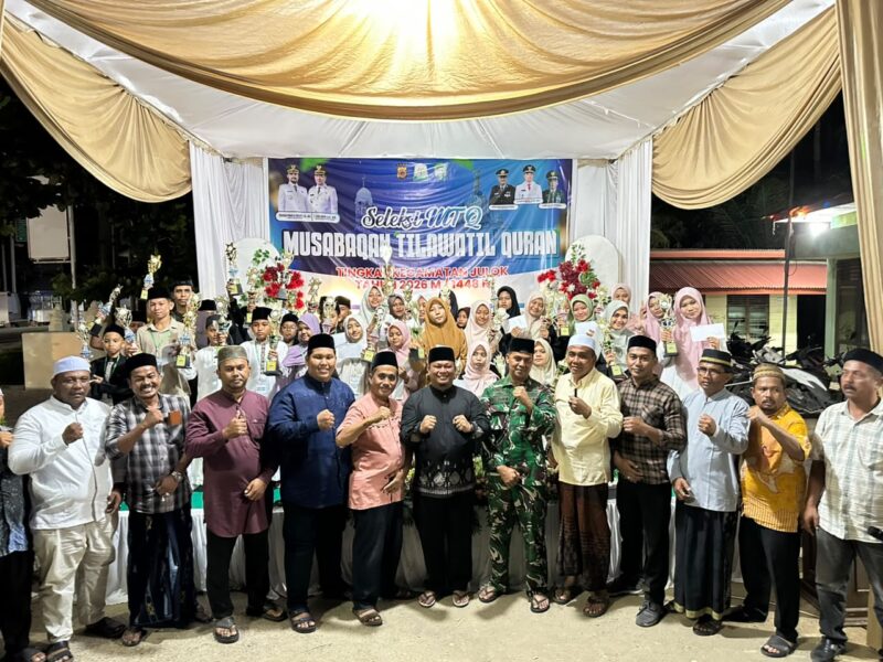 Camat Julok Kabupaten Aceh Timur, H.Muhammad Ishak foto bersama juar MTQ, Rabu (23/9/2026) (Foto.IST).
