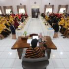 Wali Kota Banda Aceh Illiza Sa’aduddin Djamal berdialog bersama para kepala sekolah jenjang PAUD, SD, dan SMP se-Banda Aceh dalam rangka memperingati Hardikda 2026 di Aula SMPN 1 Banda Aceh, Rabu (2/9/2026). Foto: Dok. Diskominfo Kota Banda Aceh