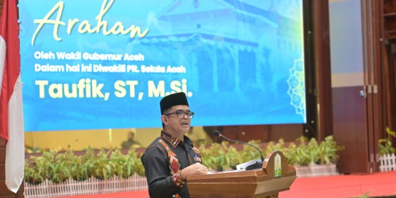 Plt. Sekda Aceh, Taufik, ST, M.Si, saat membuka seremonial Rapat Kerja Daerah (Rakerda) Dewan Kerajinan Nasional Daerah (Dekranasda) Kabupaten/Kota se-Aceh Tahun 2026, yang dirangkai dengan peringatan Hari Kesatuan Gerak (HKG) PKK ke-54, Rapat Konsultasi TP PKK se-Aceh, serta Pameran Kriya Unggulan Tahun 2026, di Anjong Mon Mata, Banda Aceh, Jumat (11/9/2026). Foto: Dok. Biro Adpim Setda Aceh 