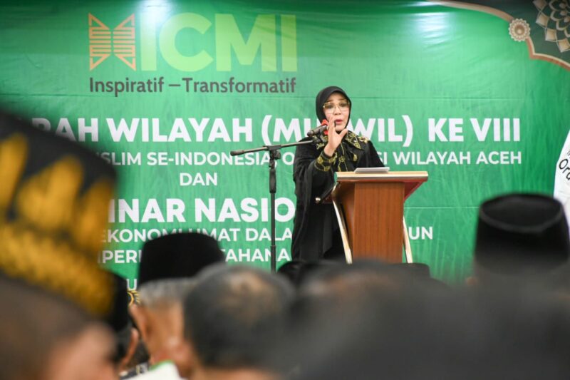 Wali Kota Banda Aceh Illiza Sa’aduddin Djamal membuka Musyawarah Wilayah (Muswil) Ke-VIII ICMI Orwil Aceh yang dirangkai dengan seminar nasional di Azana Oasis Hotel, Banda Aceh, Sabtu (12/9/2026). Foto: Dok. Prokopim Kota Banda Aceh