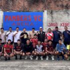 Ketua Umum KONI Kota Banda Aceh Heri Julius bersama Koordinator Tim Hendri Mustaqim dan jajaran tim berfoto bersama usai meninjau persiapan atlet voli Banda Aceh menghadapi Prapora 2026 di Jantho, Aceh Besar, Jumat (4/9/2026). Foto: Dok. Istimewa 