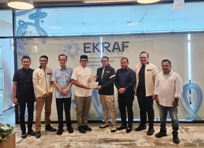 Kepala Dinas Pendidikan Dayah Aceh Muhsin Thahir bersama Komisi VII DPRA melakukan audiensi dengan Menteri Ekonomi Kreatif RI Teuku Riefky Harsya di Kantor Kementerian Ekonomi Kreatif RI, Jakarta Pusat, Jumat (4/9/2026). Foto: Dok. Istimewa 