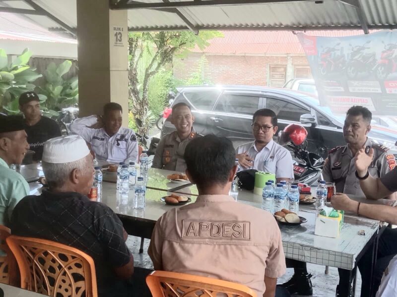 Jajaran Polres Nagan Raya bersama unsur Muspika dan tokoh masyarakat mengikuti kegiatan silaturahmi untuk memperkuat kemitraan dalam menjaga kamtibmas dan mencegah narkoba, Rabu (28/10/2026). Foto: Dok. Istimewa 
