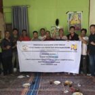 Sejumlah warga bersama perwakilan Dinas PUPR Kabupaten Aceh Tengah berfoto bersama usai kegiatan rembuk warga tahap konstruksi pembangunan Sistem Pengelolaan Air Limbah Domestik Setempat (SPALD-S) Tahun Anggaran 2026. Foto: Dok. Dasa Yushelmi/NOA.co.id