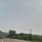 Kondisi jarak pandang di jalan lintas Banda Aceh–Calang, kawasan Lamno, Kecamatan Jaya, Aceh Jaya.Jumat (16/10/2026). Foto: Dok. Sanusi/NOA.co.id.