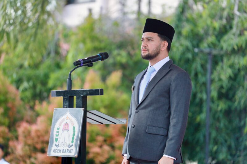 Wakil Bupati Aceh Barat Said Fadheil memimpin upacara peringatan Hari Kesaktian Pancasila Tahun 2026 di Halaman Kantor Bupati Aceh Barat, Meulaboh, Kamis (1/10/2026). Foto: Dok. Istimewa 