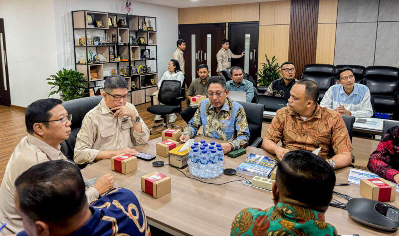 Direktur Kawasan Pemukiman PKP RI Ir. Fitra Nur, M. Si, menerima kunjungan Bupati Pidie Jaya Tgk. H. Syibral Malasyi yang di dampingi Asisten II bidang Ekonomi dan pembangunan Pemerintah Pidie Jaya Orizal Safitri, dalam agenda revisi usulan R3P, pada Rabu, 16/9/2026, Foto:Dok/ Humas Prokopim Pidie Jaya