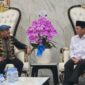 Bupati Pidie, Sarjani Abdullah saat berbincang dengan Menteri Agama RI Nasruddin Umar di Jakarta, Senin (19/10/2026) (Foto.IST).