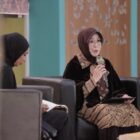Wali Kota Banda Aceh Illiza Sa’aduddin Djamal menjadi narasumber dalam U-DARE 4.0 yang membahas kepemimpinan, tata kelola, dan kesiapsiagaan masyarakat menghadapi bencana, Kamis (15/10/2026). Foto: Dok. Prokopim Kota Banda Aceh