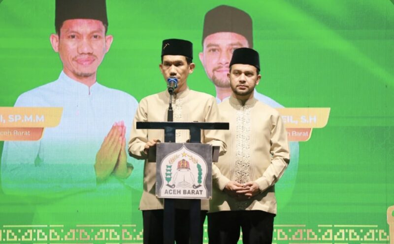 Bupati Aceh Barat, Tarmizi SP, MM, didampingi Wakil Bupati Said Fadheil SH, membuka MTQ ke-38 tingkat Kabupaten Aceh Barat di halaman Masjid Agung Baitul Makmur, Jumat (16/10/2026) malam. Foto: Dok. Pemkab Aceh Barat