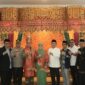 Wakil Gubernur Aceh, H. Fadhlullah, didampingi Ketua Staf Shli TP-PPK Aceh Ny. Mukarramah Fadhlullah dan Pj. Sekda Aceh, Taufik, ST, M.Si, beserta unsur Forkopimda Aceh, foto bersama saat menyambut kedatangan Pangdam IM, Brigjen TNI Mahesa Fithriadi beserta Istri, di Ruang VIP Bandara Internasional Sultan Iskandar Muda, Aceh Besar, Minggu (18/10/2026). Foto: Dok. Biro Adpim Setda Aceh