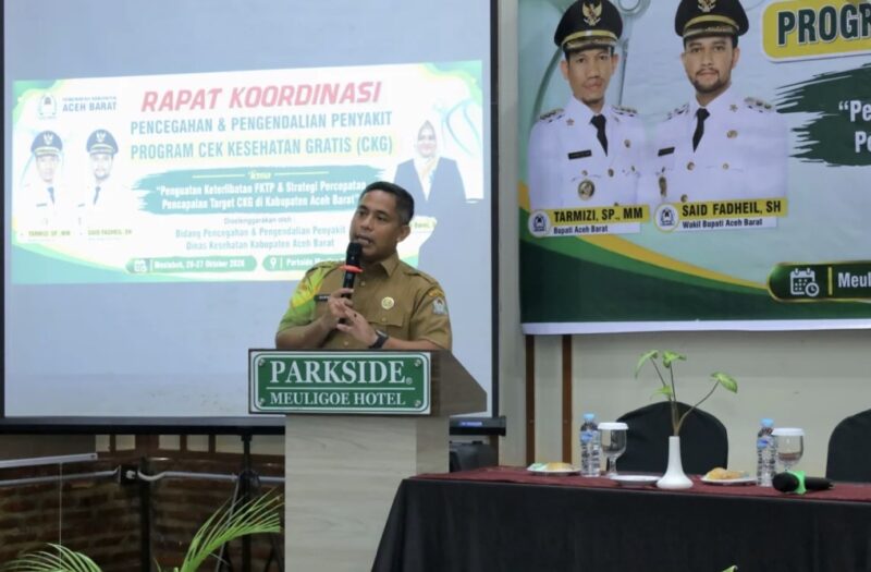 Sekda Aceh Barat, Dr. Ir. Kurdi, ST, MT, MH, membuka Rakor Pencegahan dan Pengendalian Penyakit serta Program Cek Kesehatan Gratis di Meulaboh, Senin (26/10/2026). Foto: Dok. Pemkab Aceh Barat 