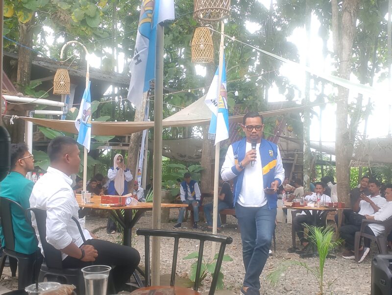 Ketua KNPI Aceh . H. Aulia Rahman, dalam kegiatan dialog sinergi pemuda, dari Aceh untuk Indonesia, Kabin Mantee, Meureudu, Pidie Jaya, (7/10/2026). Foto:Dok/ Muhammad Rissan 