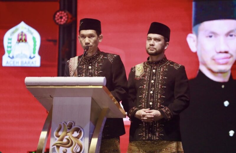 Bupati Aceh Barat Tarmizi bersama Wakil Bupati Said Fadheil membuka rangkaian peringatan HUT ke-438 Kota Meulaboh di lahan eks BRI, depan Lapangan Teuku Umar, Sabtu (10/10/2026) malam. Foto: Dok. Pemkab Aceh Barat 