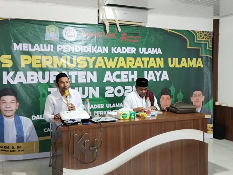 Tgk. Fadlin, PPPK Sekretariat MPU Aceh Jaya, saat menyampaikan informasi terkait Pendidikan Kader Ulama pada beberapa waktu lalu. Foto: Dok. Istimewa