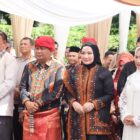 Kapolda Aceh Irjen Pol. Ruddi Setiawan menghadiri kegiatan Maulid Nabi Muhammad SAW dan Silaturahmi Akbar Ikatan Keluarga Aceh Tenggara di Kompleks Meuligoe Gubernur Aceh, Sabtu (10/10/2026). Foto: Dok. Istimewa 